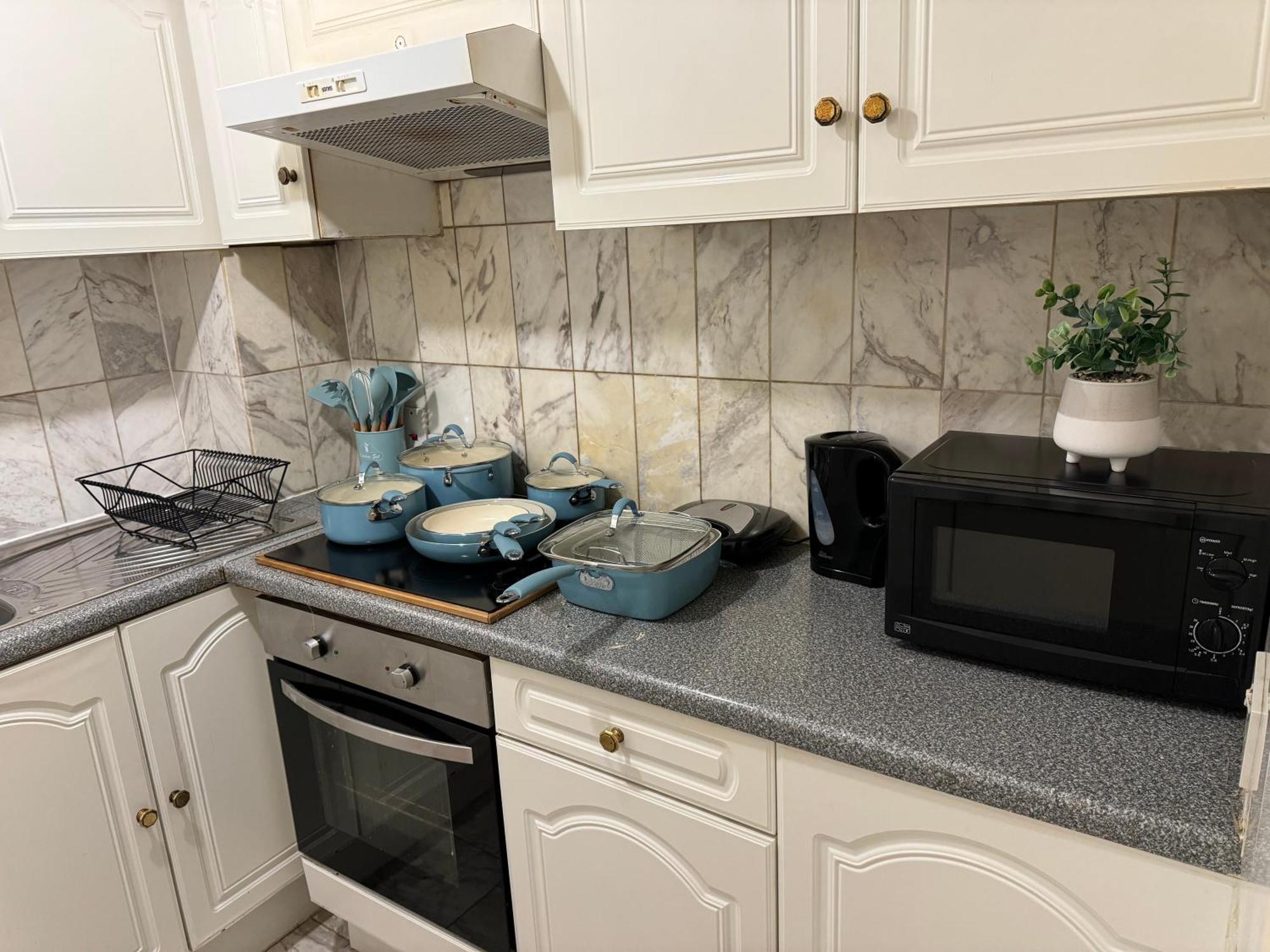 לונדון Central And Affordable Flat For 6 People In Zone 1 - Baker Street - With Breakfast Included מראה חיצוני תמונה
